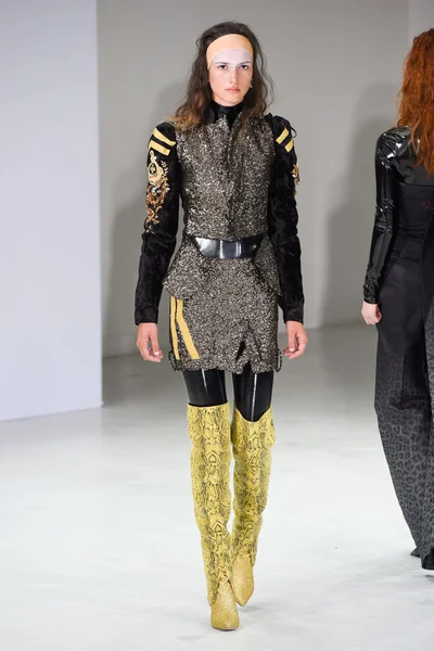 Look 8